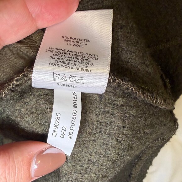 Express Tweed Novelty Button Oversized Shacket in Green Large - Picture 12 of 13